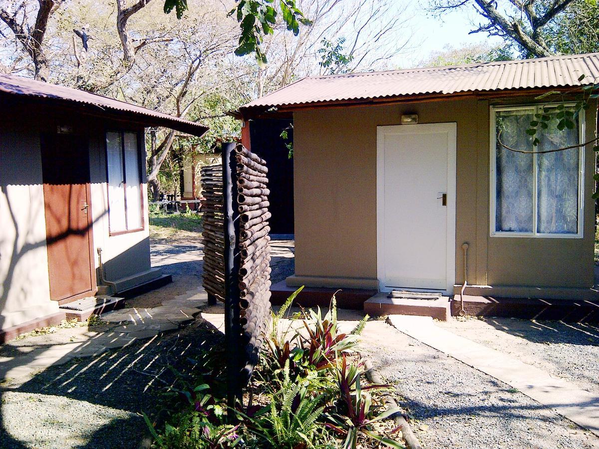 Isinkwe Bush Camp Villa Hluhluwe Exteriör bild